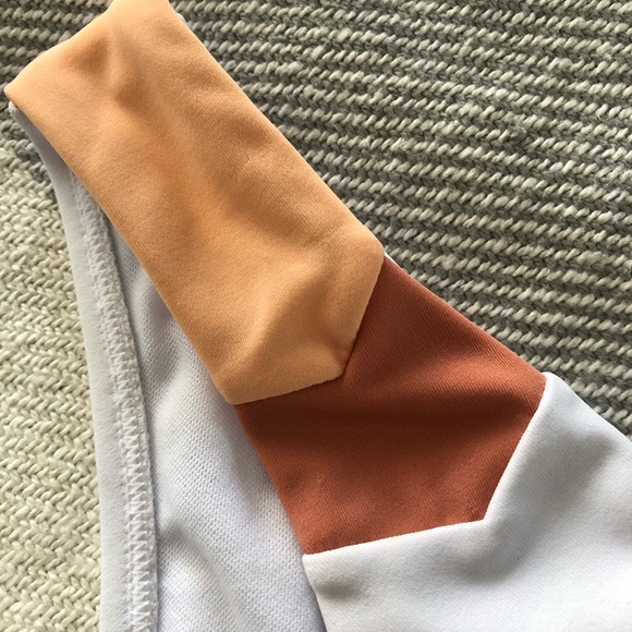 Hula Honey White, Peach bikini bottom - Picture 3 of 6